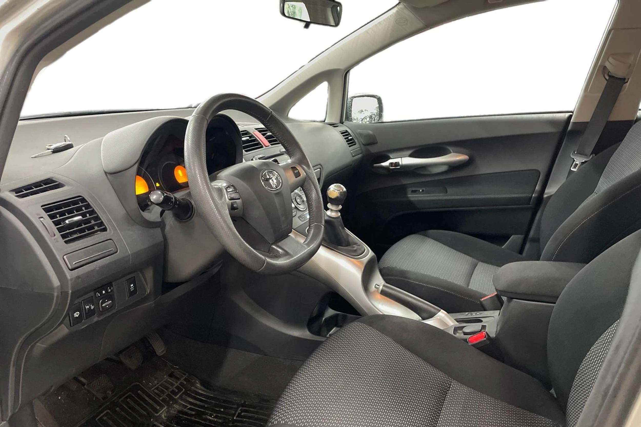 hopea Toyota Auris 2010 kuva 8.