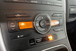 hopea Toyota Auris 2010 kuva 15.