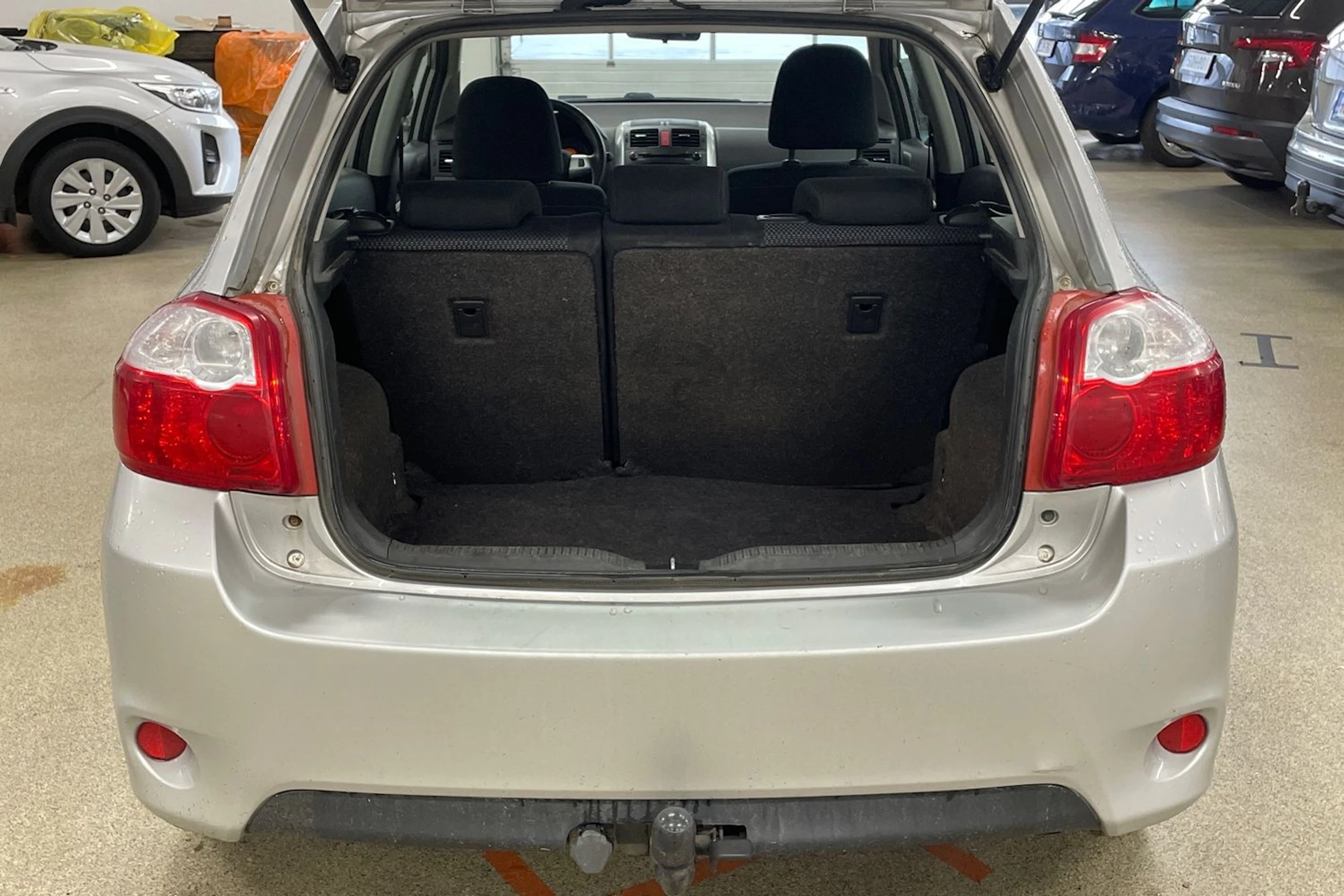 hopea Toyota Auris 2010 kuva 19.