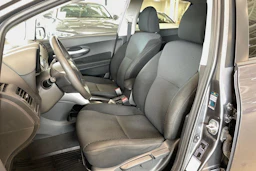 harmaa Toyota Auris 2010 kuva 11.