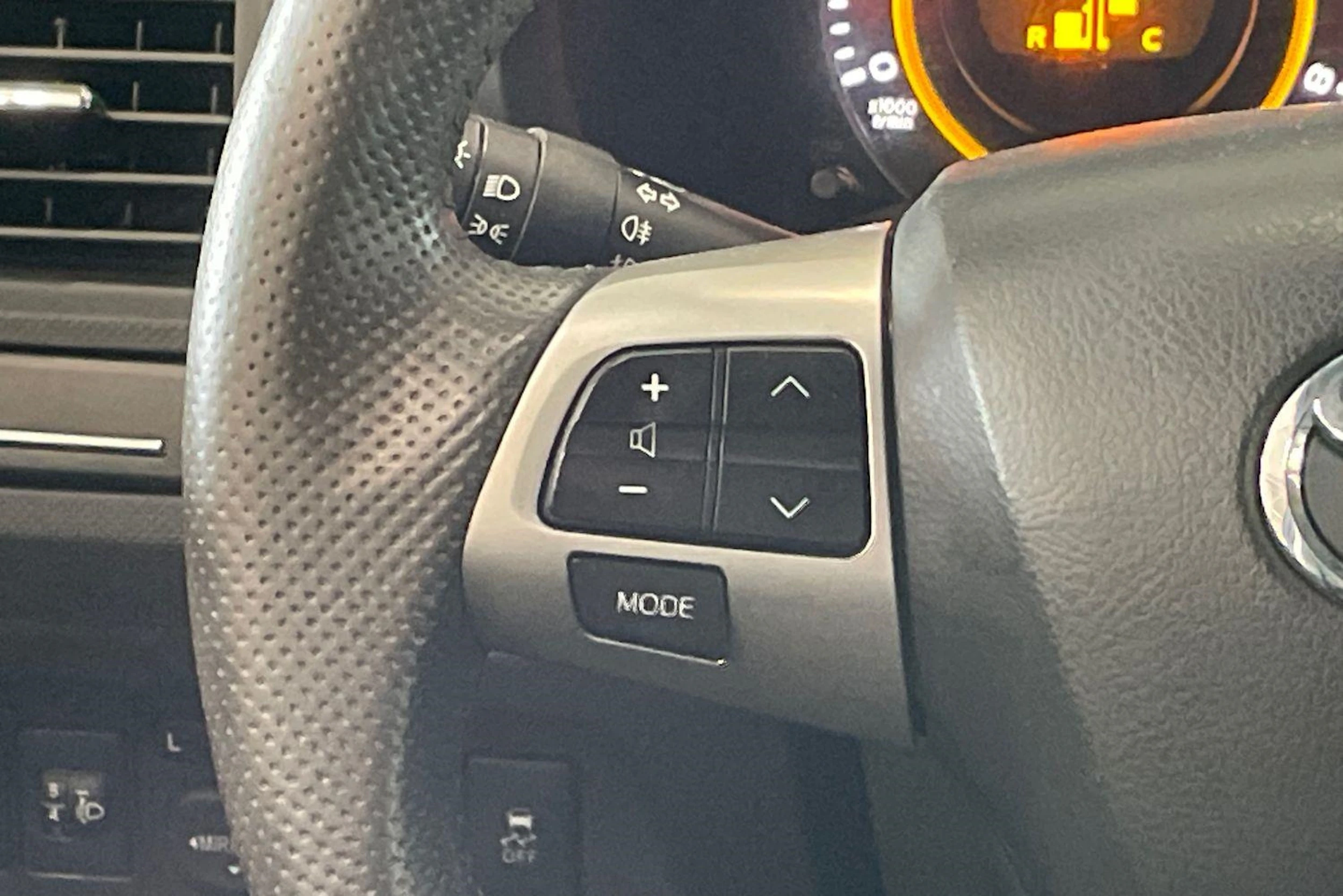 harmaa Toyota Auris 2010 kuva 15.