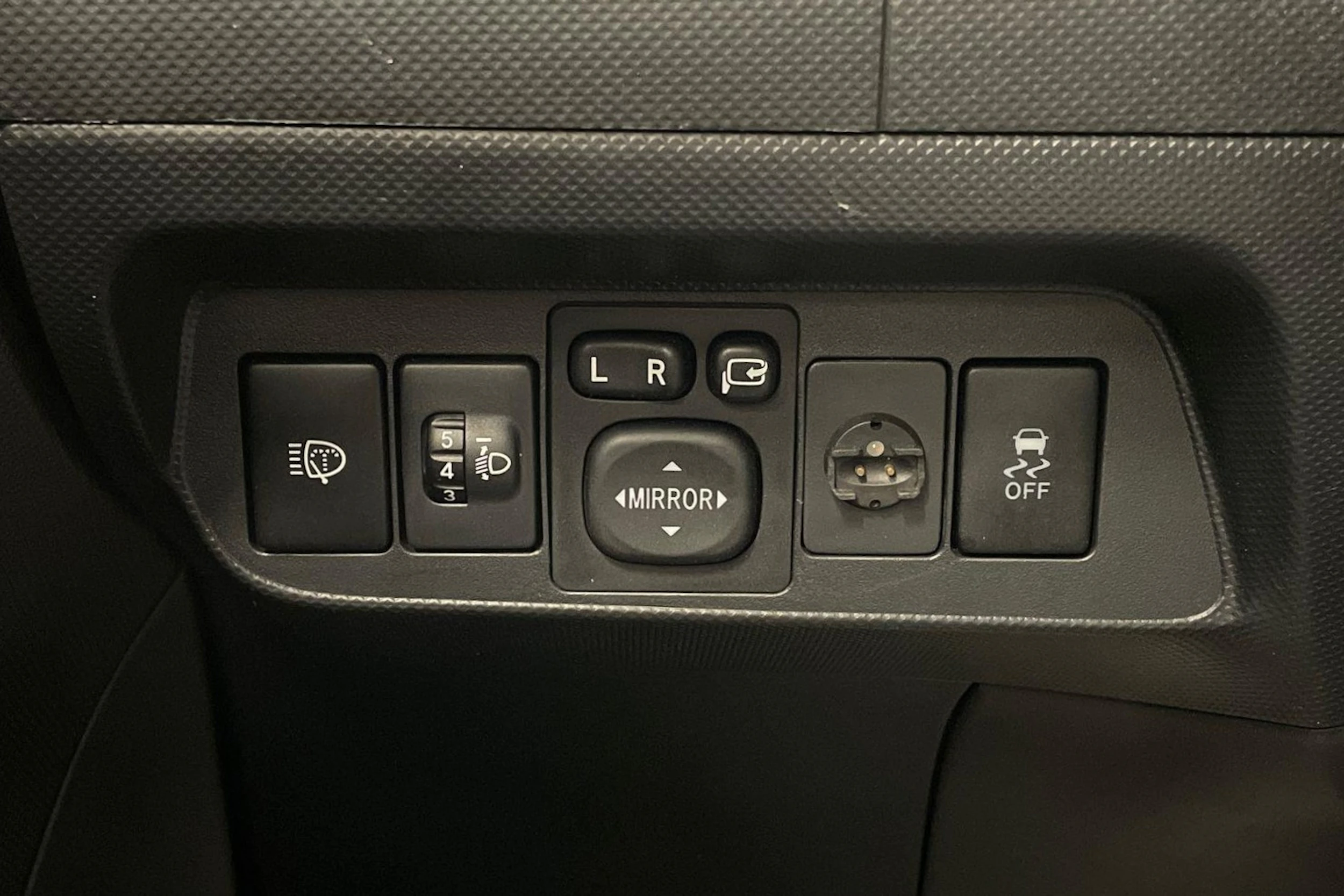 harmaa Toyota Auris 2010 kuva 16.