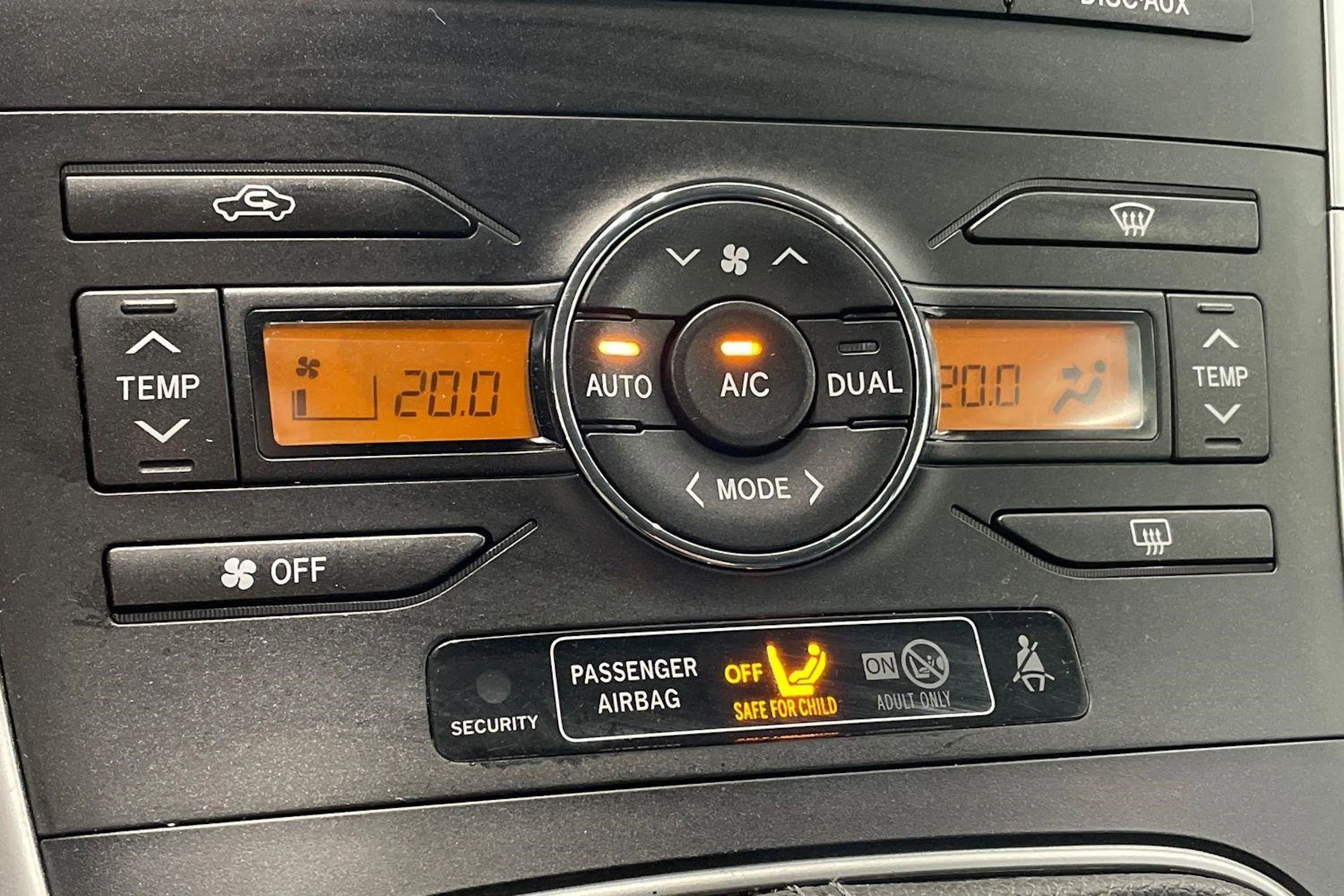 harmaa Toyota Auris 2010 kuva 18.
