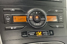 harmaa Toyota Auris 2010 kuva 18.