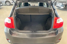 harmaa Toyota Auris 2010 kuva 21.