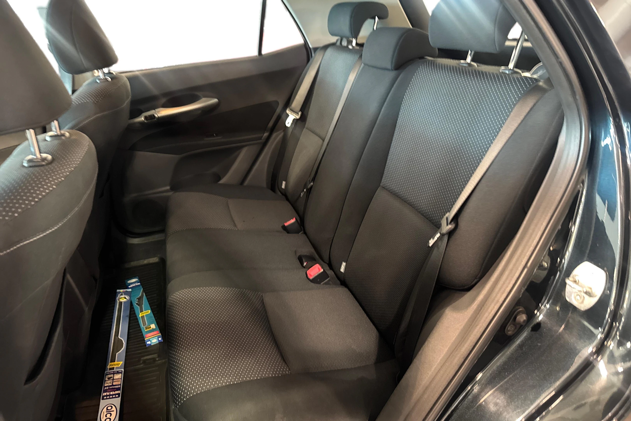 harmaa Toyota Auris 2011 kuva 8.