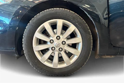 harmaa Toyota Auris 2011 kuva 9.