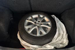 harmaa Toyota Auris 2011 kuva 10.