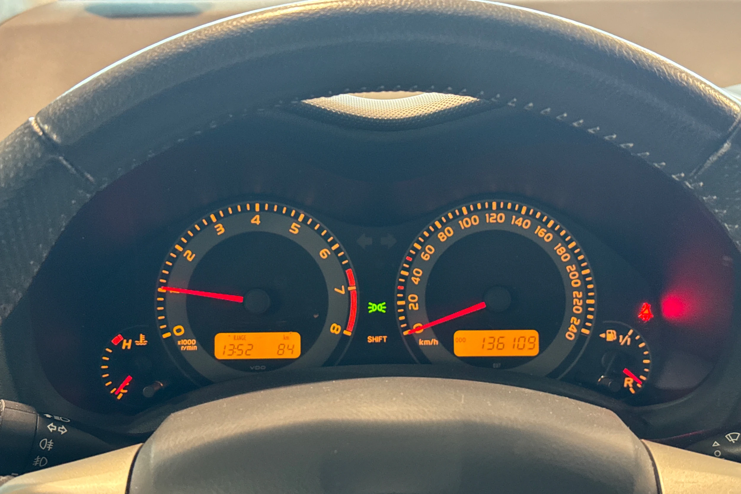 harmaa Toyota Auris 2011 kuva 12.