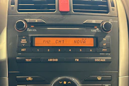 harmaa Toyota Auris 2011 kuva 15.