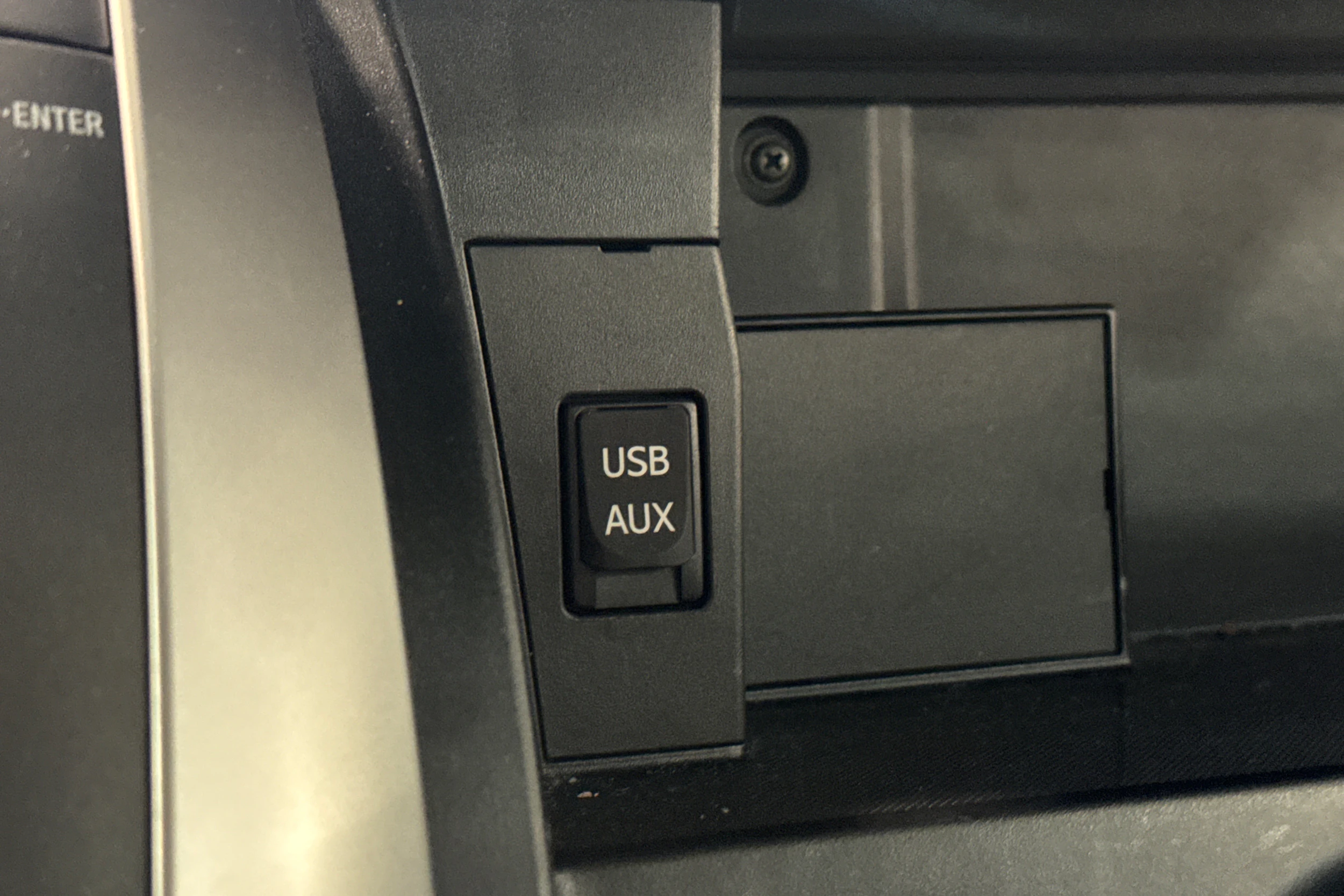 harmaa Toyota Auris 2011 kuva 17.