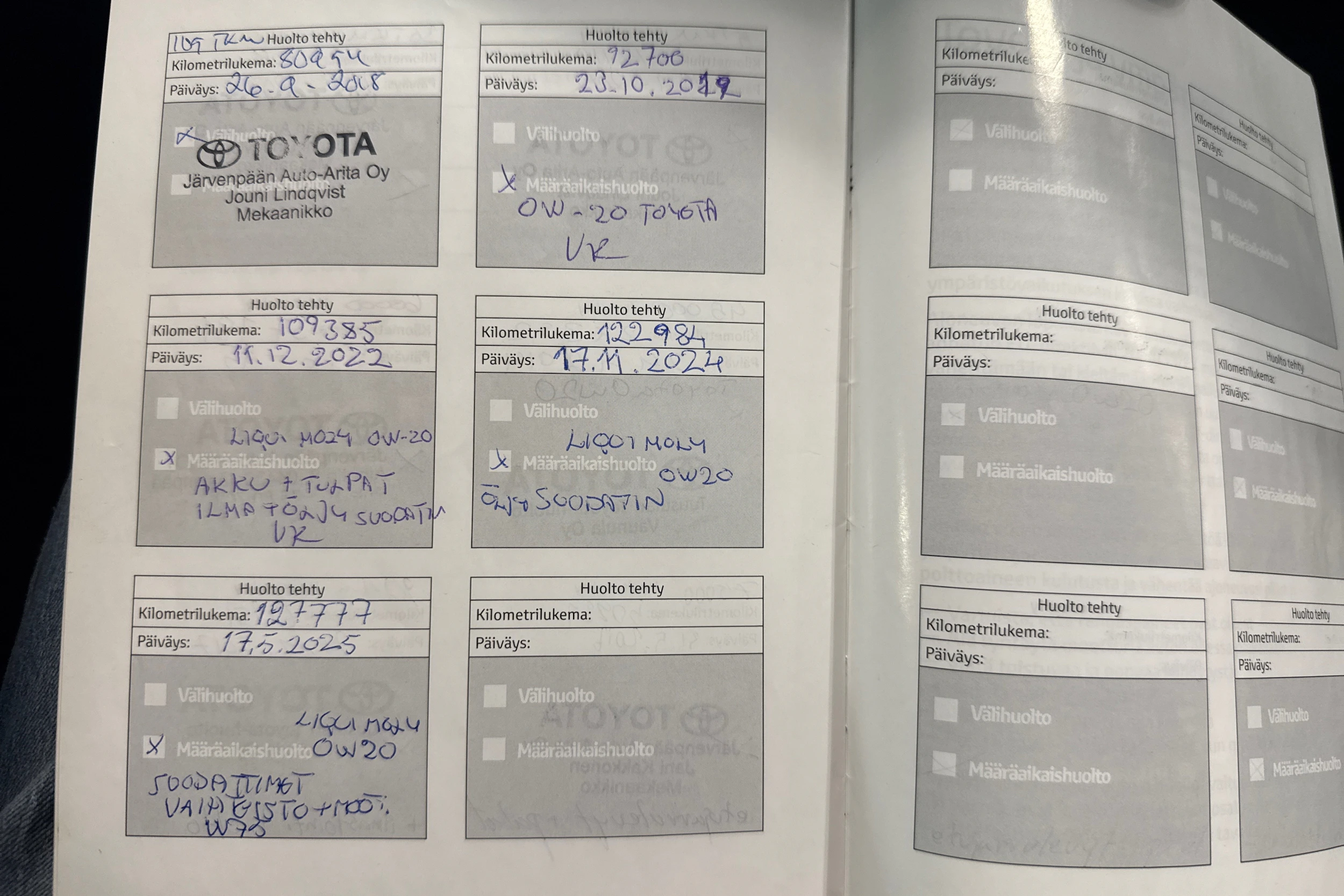 harmaa Toyota Auris 2011 kuva 19.