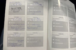 harmaa Toyota Auris 2011 kuva 19.