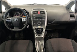 Harmaa Toyota Auris 2011 kuva 9.