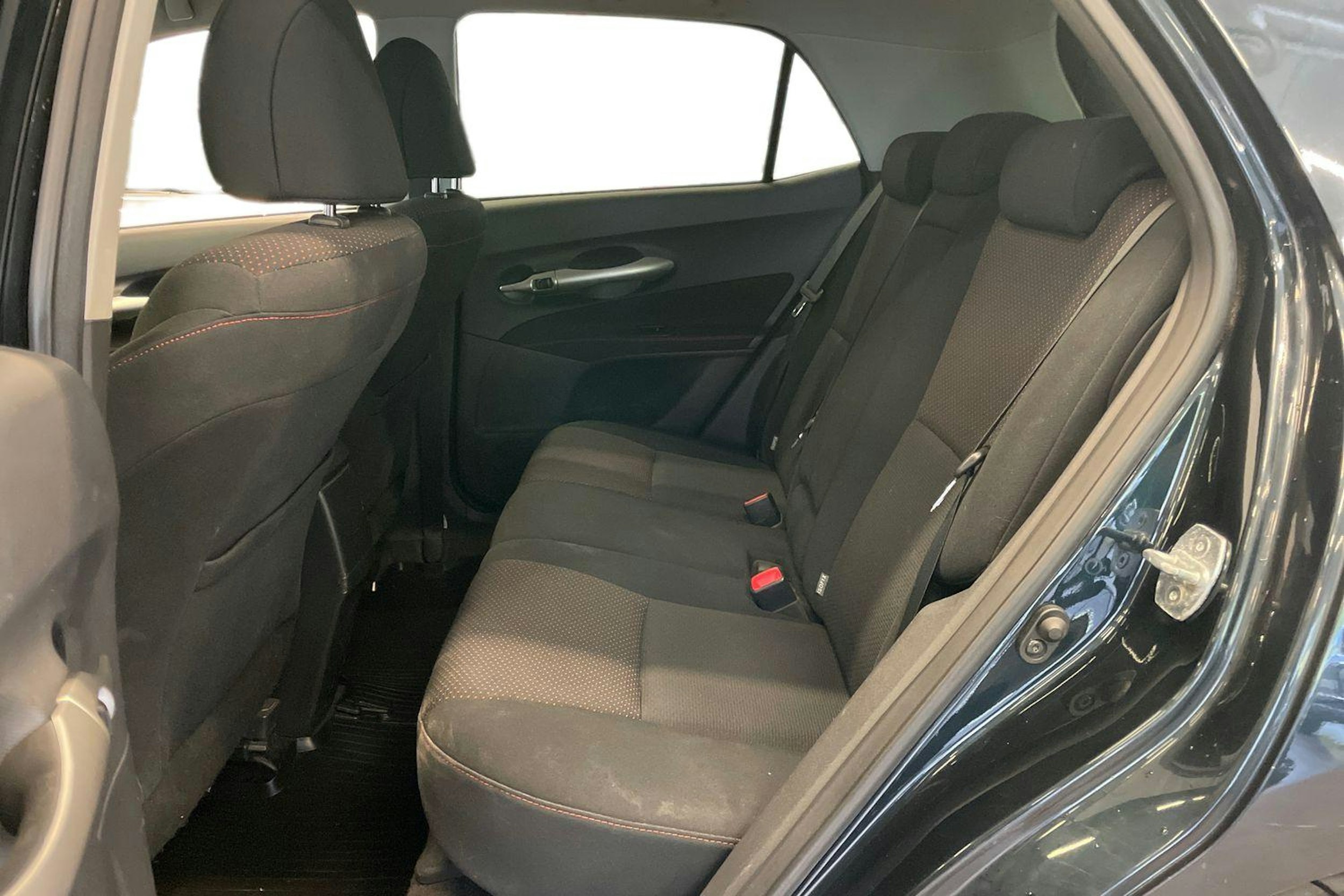 Harmaa Toyota Auris 2011 kuva 10.