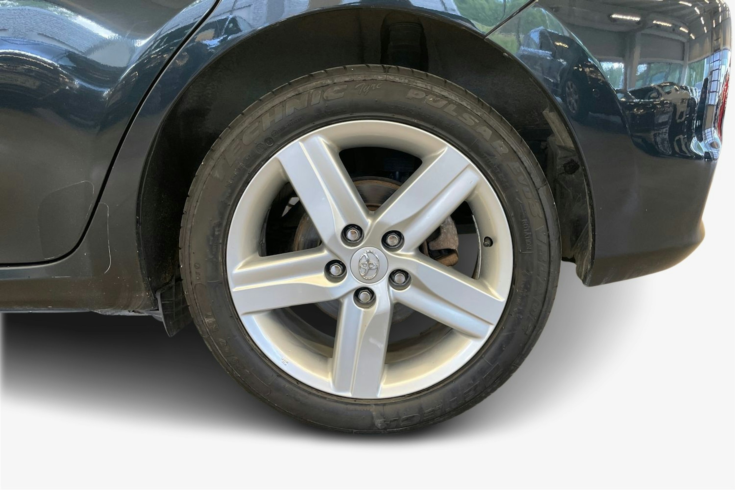 Harmaa Toyota Auris 2011 kuva 11.