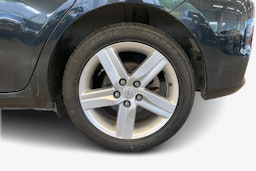 Harmaa Toyota Auris 2011 kuva 11.