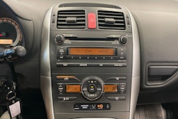 Harmaa Toyota Auris 2011 kuva 14.