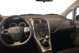 sininen Toyota Auris 2011 kuva 6.
