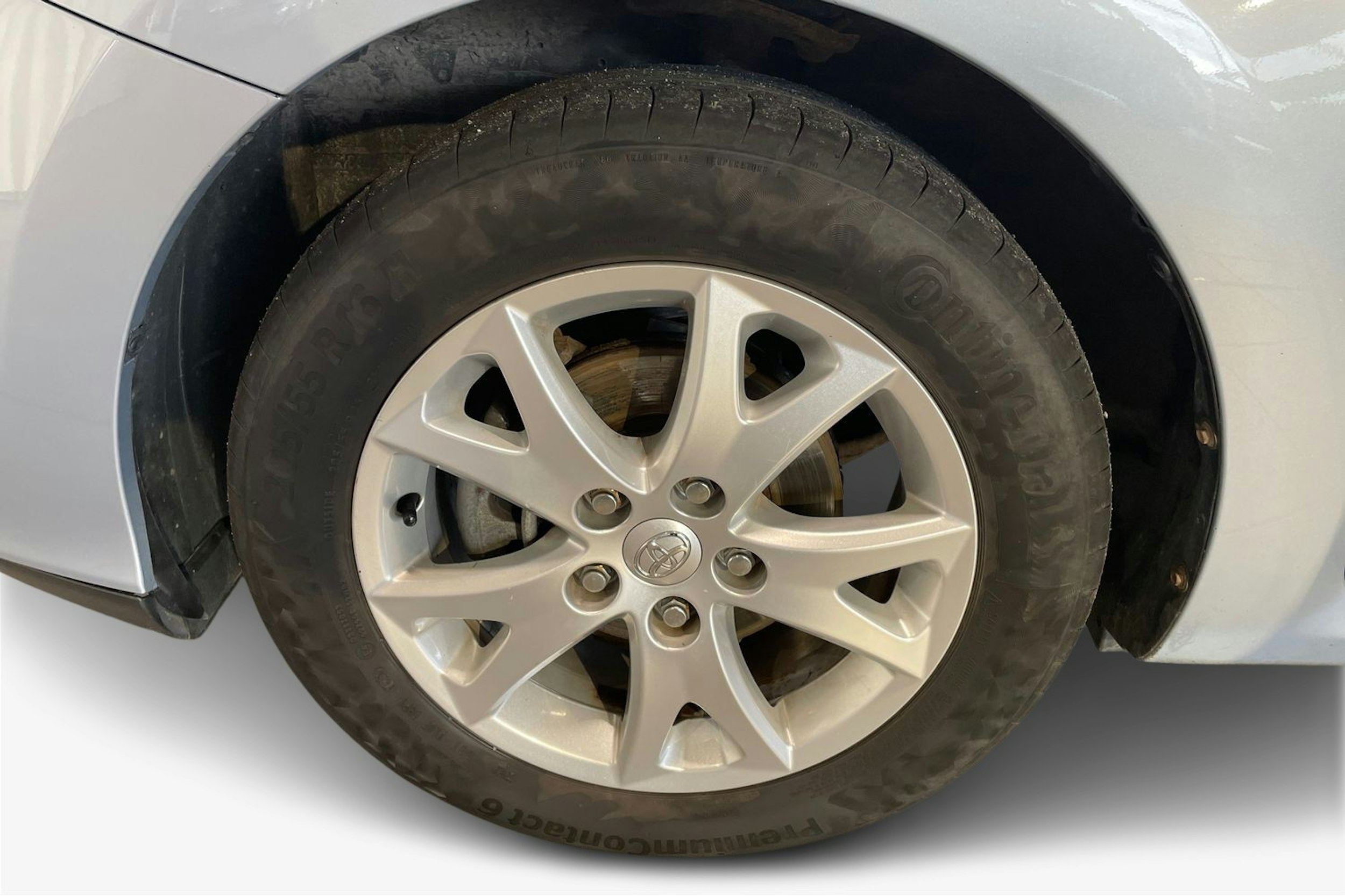 sininen Toyota Auris 2011 kuva 9.