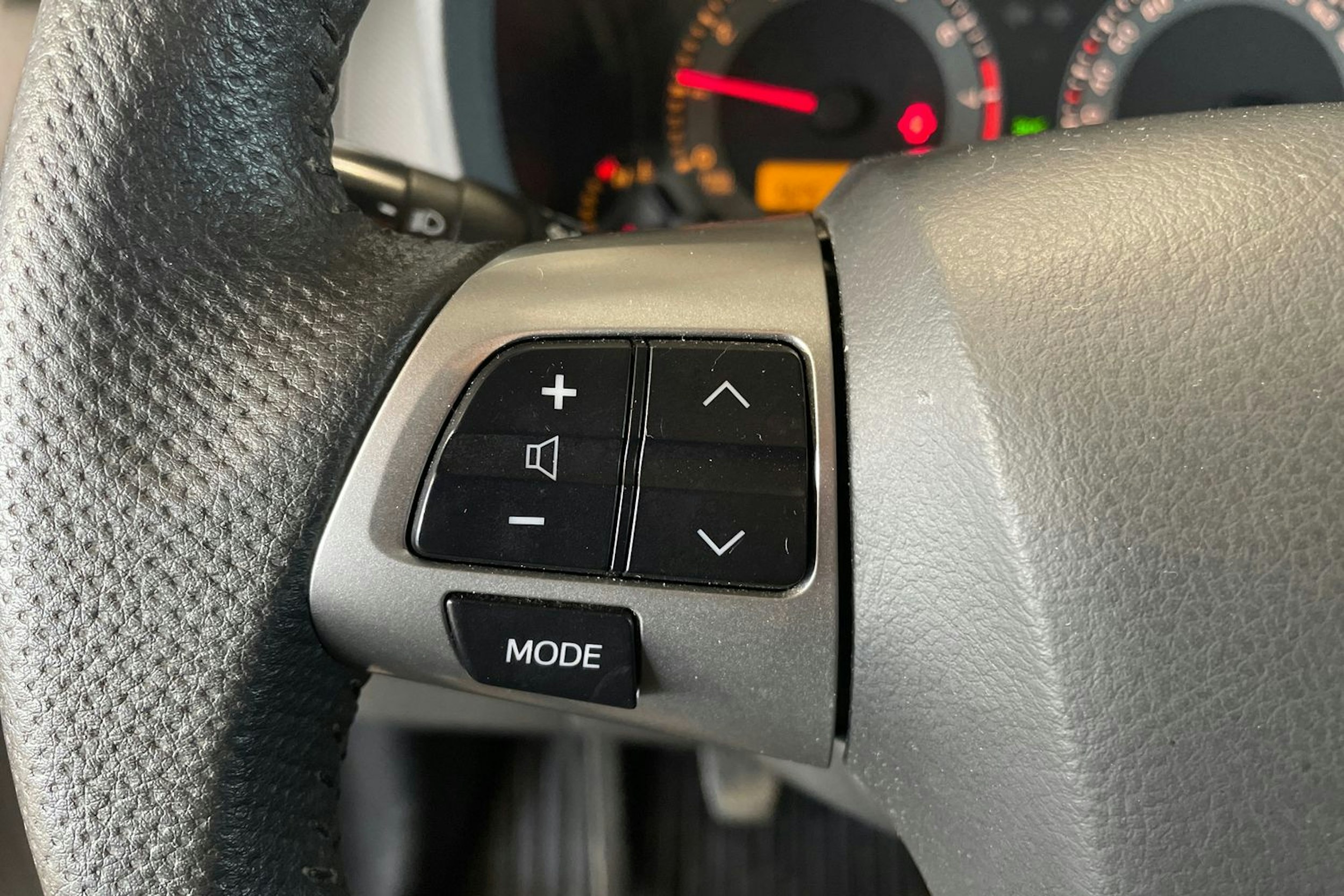 sininen Toyota Auris 2011 kuva 11.