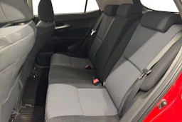 punainen Toyota Auris 2011 kuva 8.