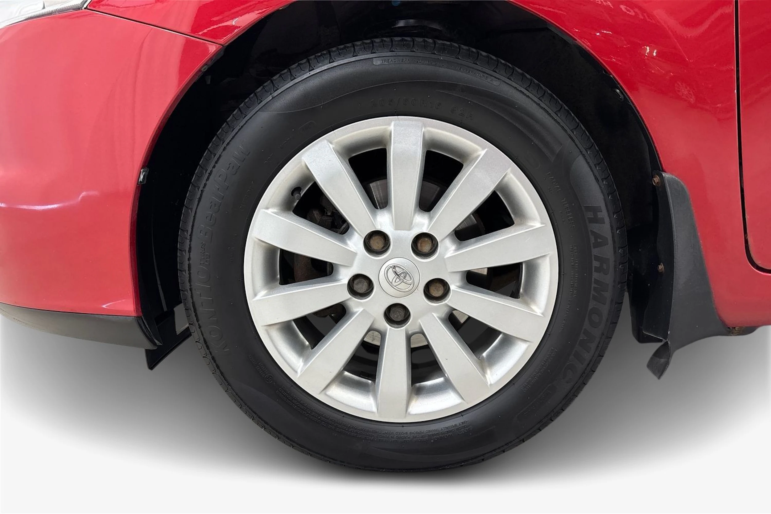 punainen Toyota Auris 2011 kuva 9.