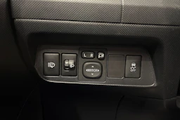 punainen Toyota Auris 2011 kuva 17.