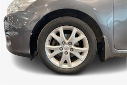 harmaa Toyota Auris 2011 kuva 11.