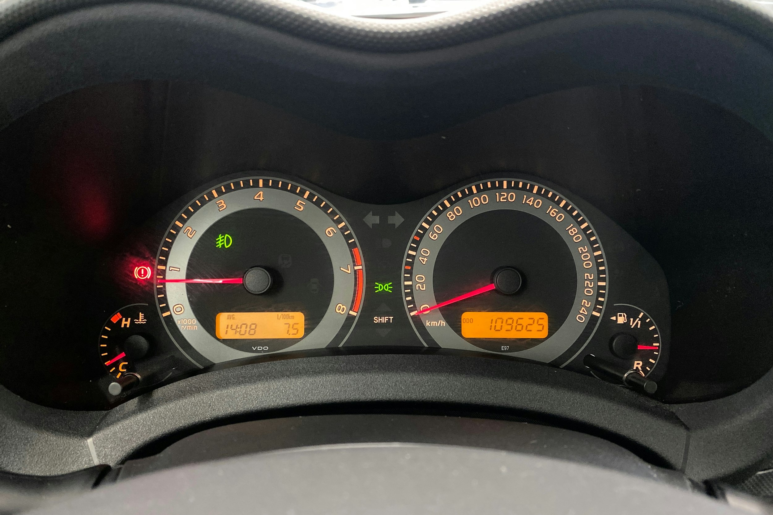 harmaa Toyota Auris 2011 kuva 17.