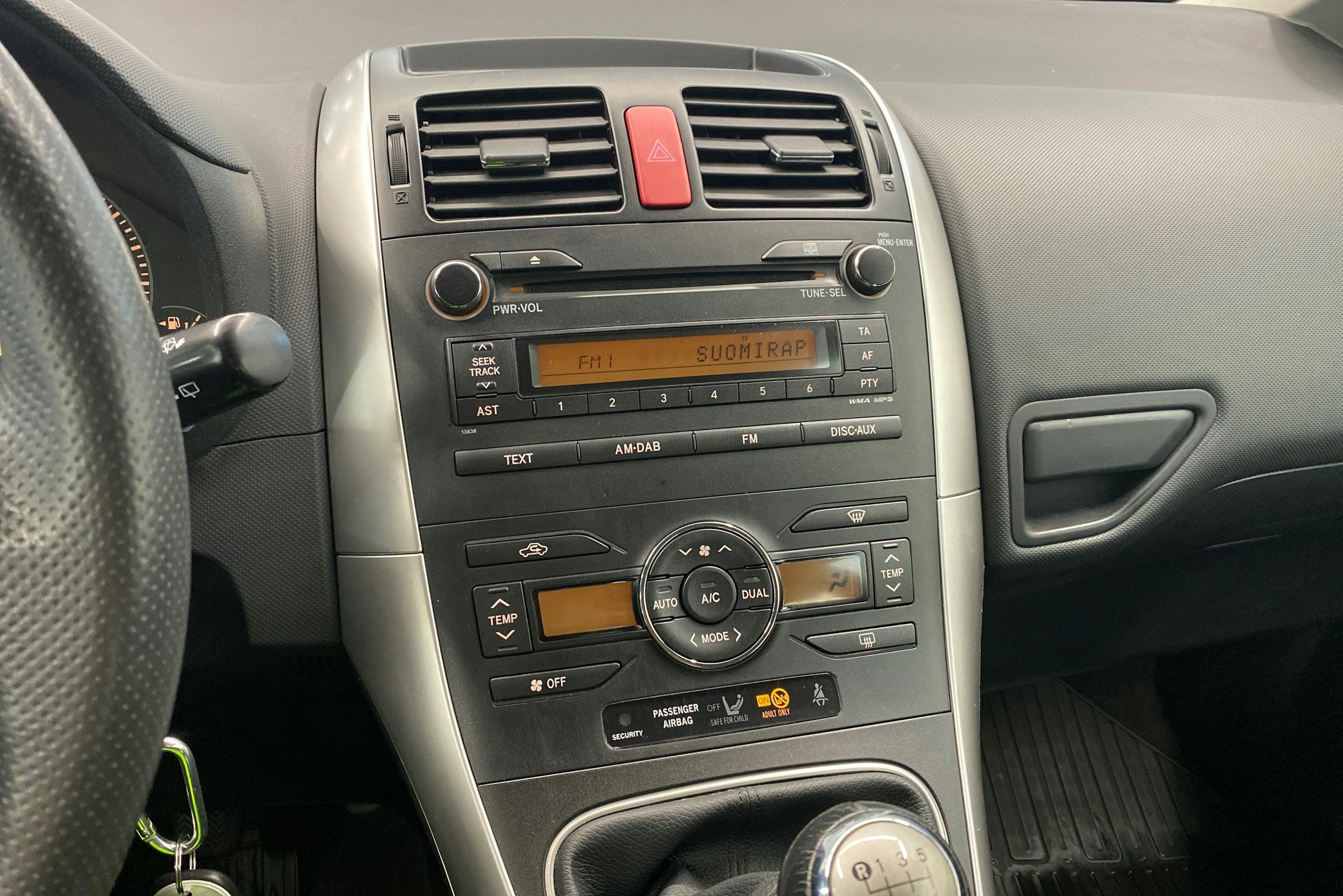 harmaa Toyota Auris 2011 kuva 25.