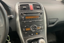harmaa Toyota Auris 2011 kuva 25.