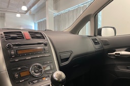 harmaa Toyota Auris 2011 kuva 26.