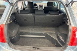 sininen Toyota Auris 2012 kuva 15.