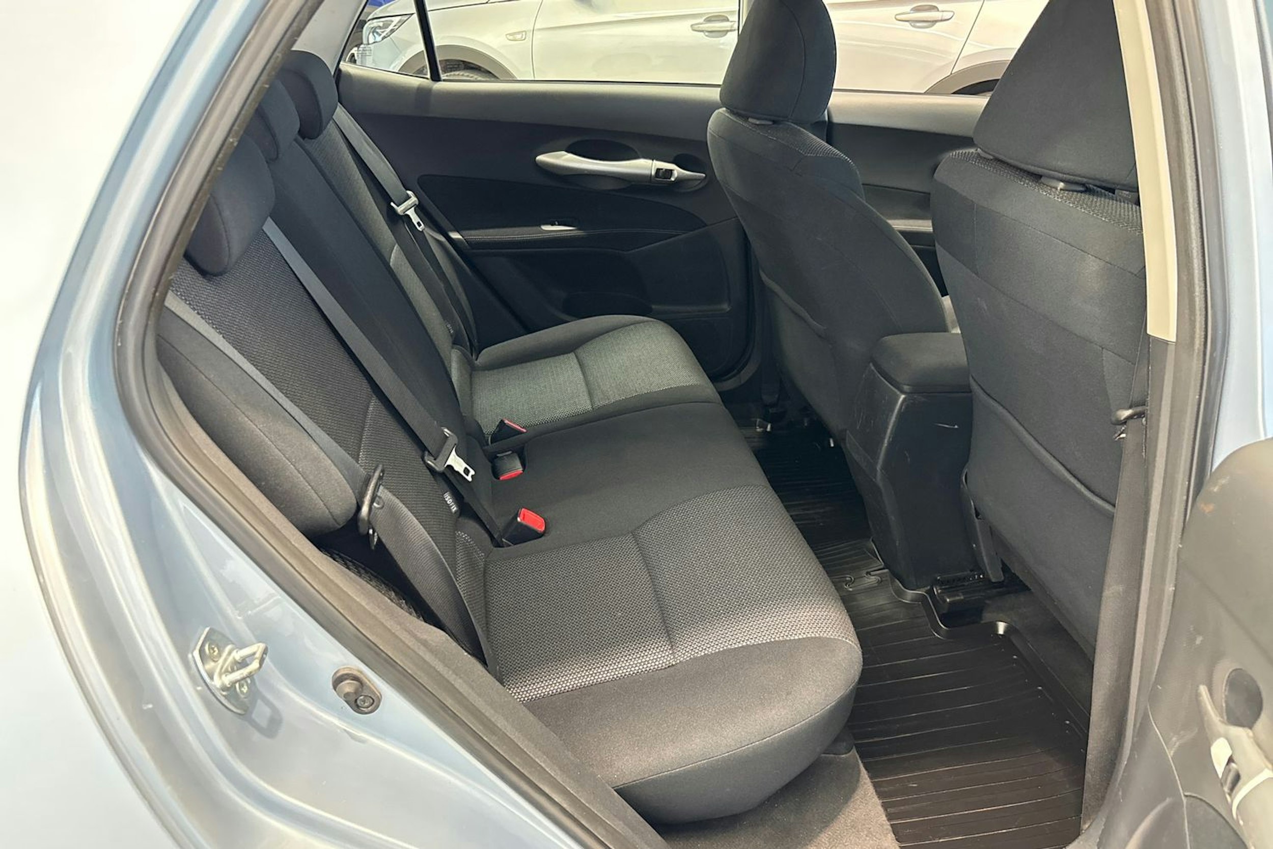 sininen Toyota Auris 2012 kuva 16.