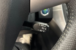 sininen Toyota Auris 2012 kuva 22.