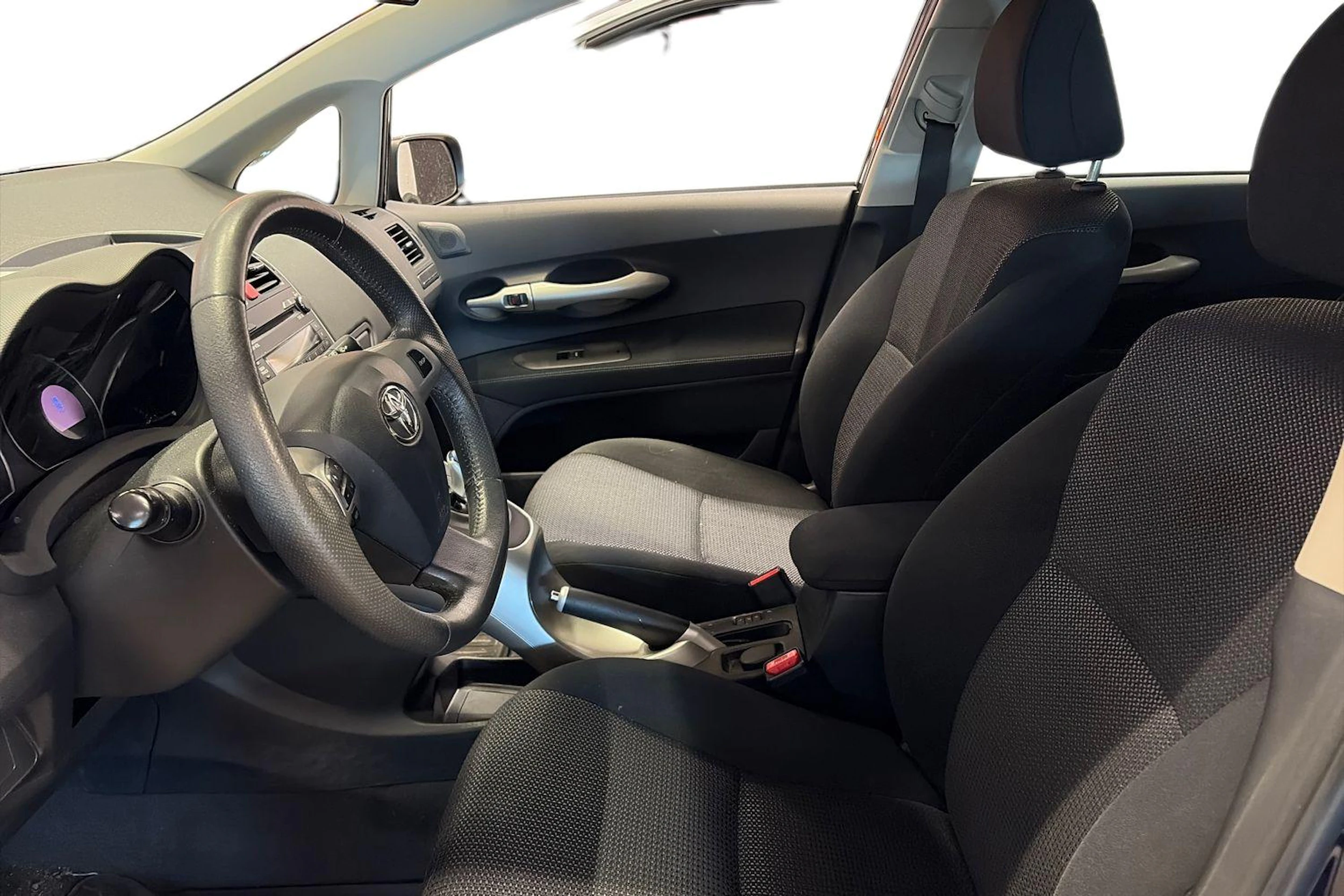 sininen Toyota Auris 2012 kuva 3.