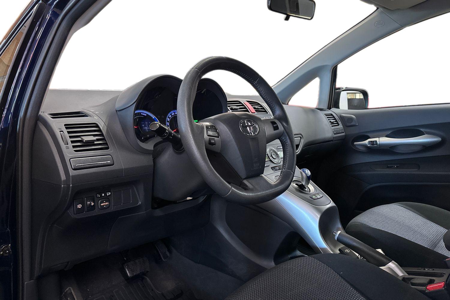 Toyota Auris 1,8 HSD Linea Sol 5ov 2012, bild 6/22