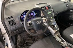 valkoinen Toyota Auris 2012 kuva 3.