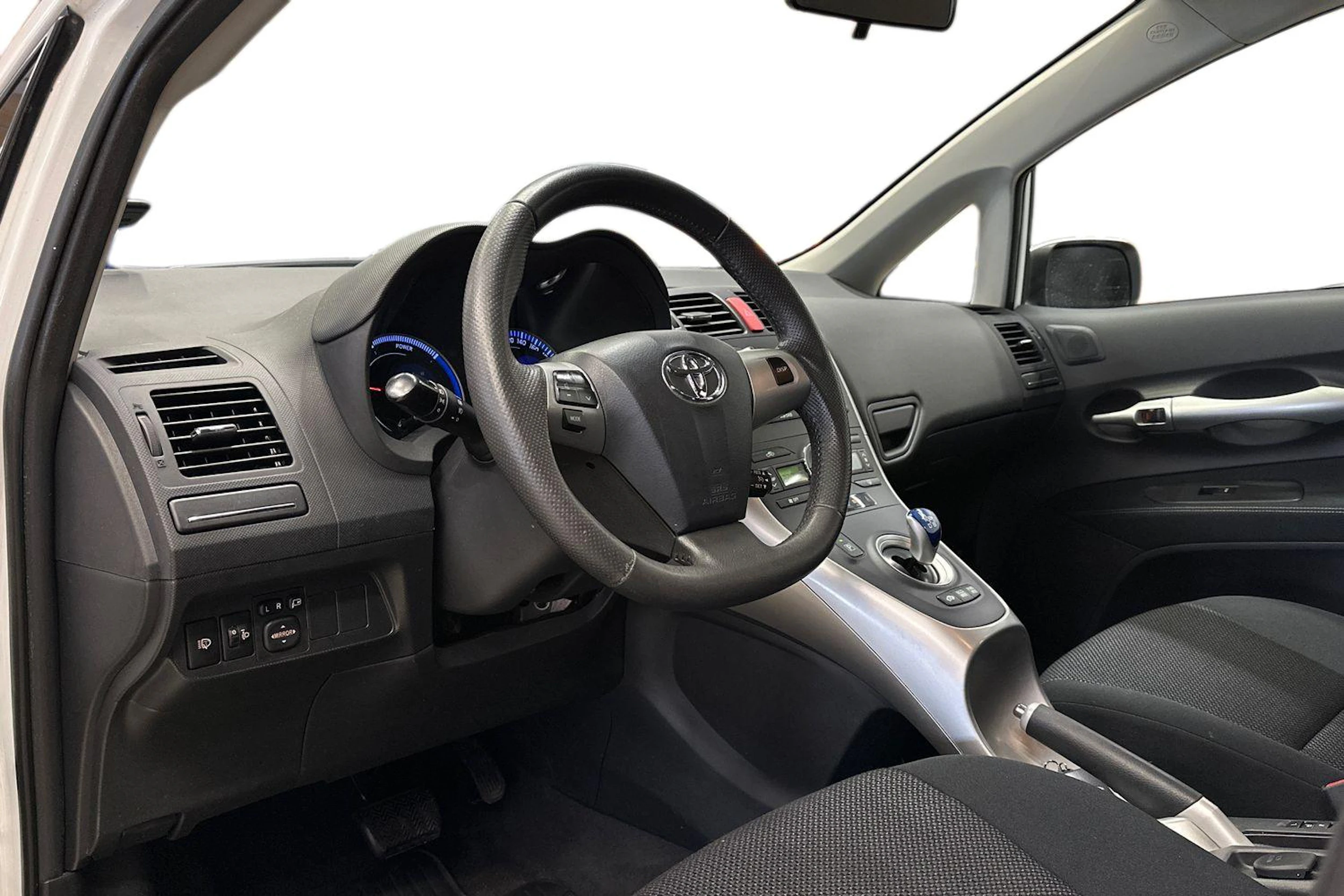 valkoinen Toyota Auris 2012 kuva 7.