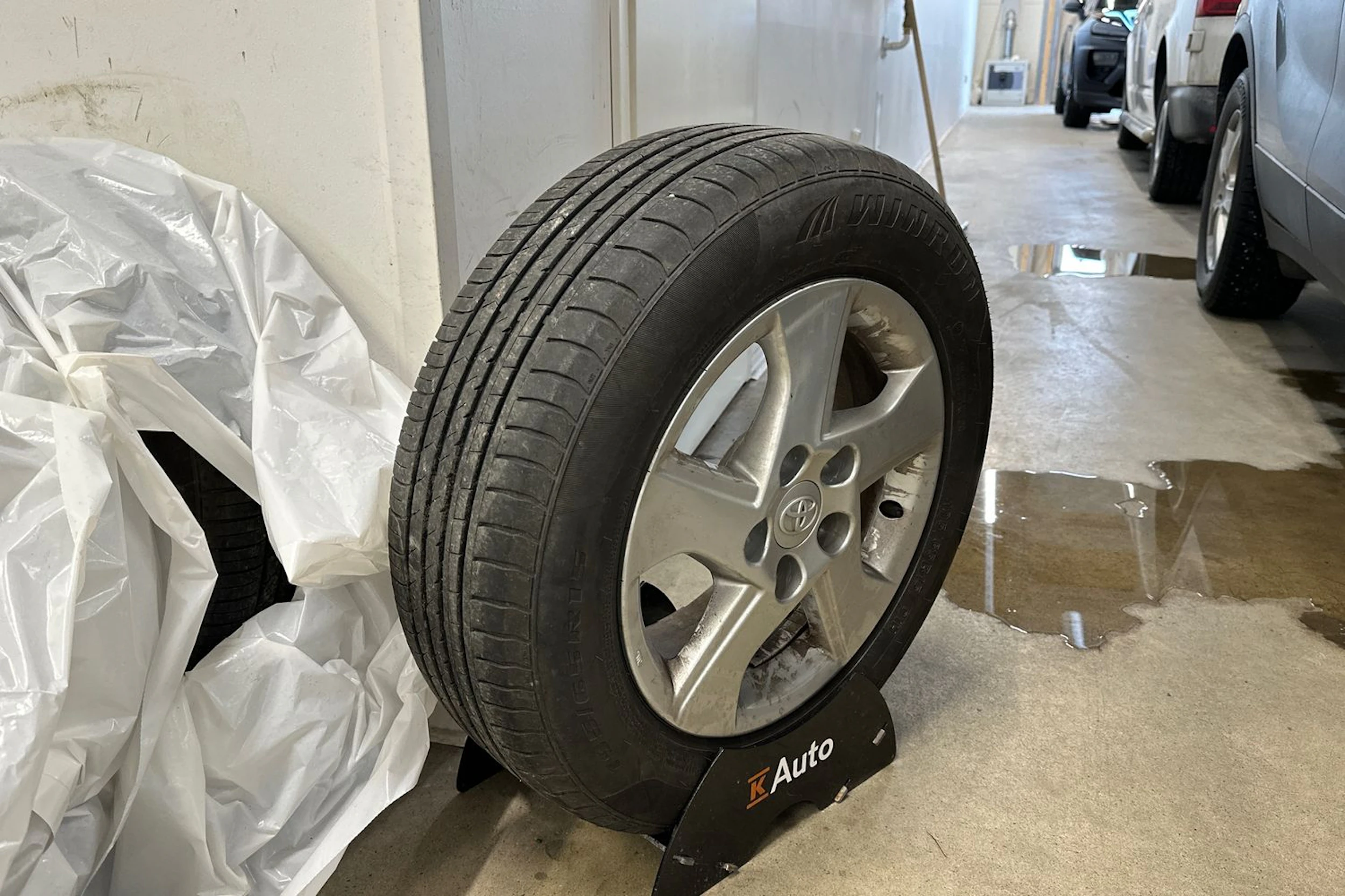 valkoinen Toyota Auris 2012 kuva 13.