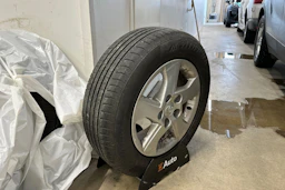 valkoinen Toyota Auris 2012 kuva 13.