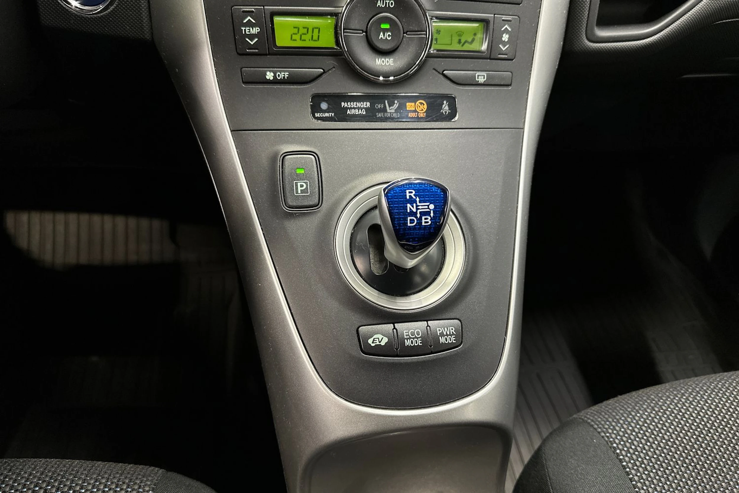 valkoinen Toyota Auris 2012 kuva 19.