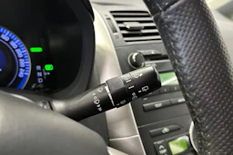 valkoinen Toyota Auris 2012 kuva 25.