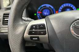 valkoinen Toyota Auris 2012 kuva 26.