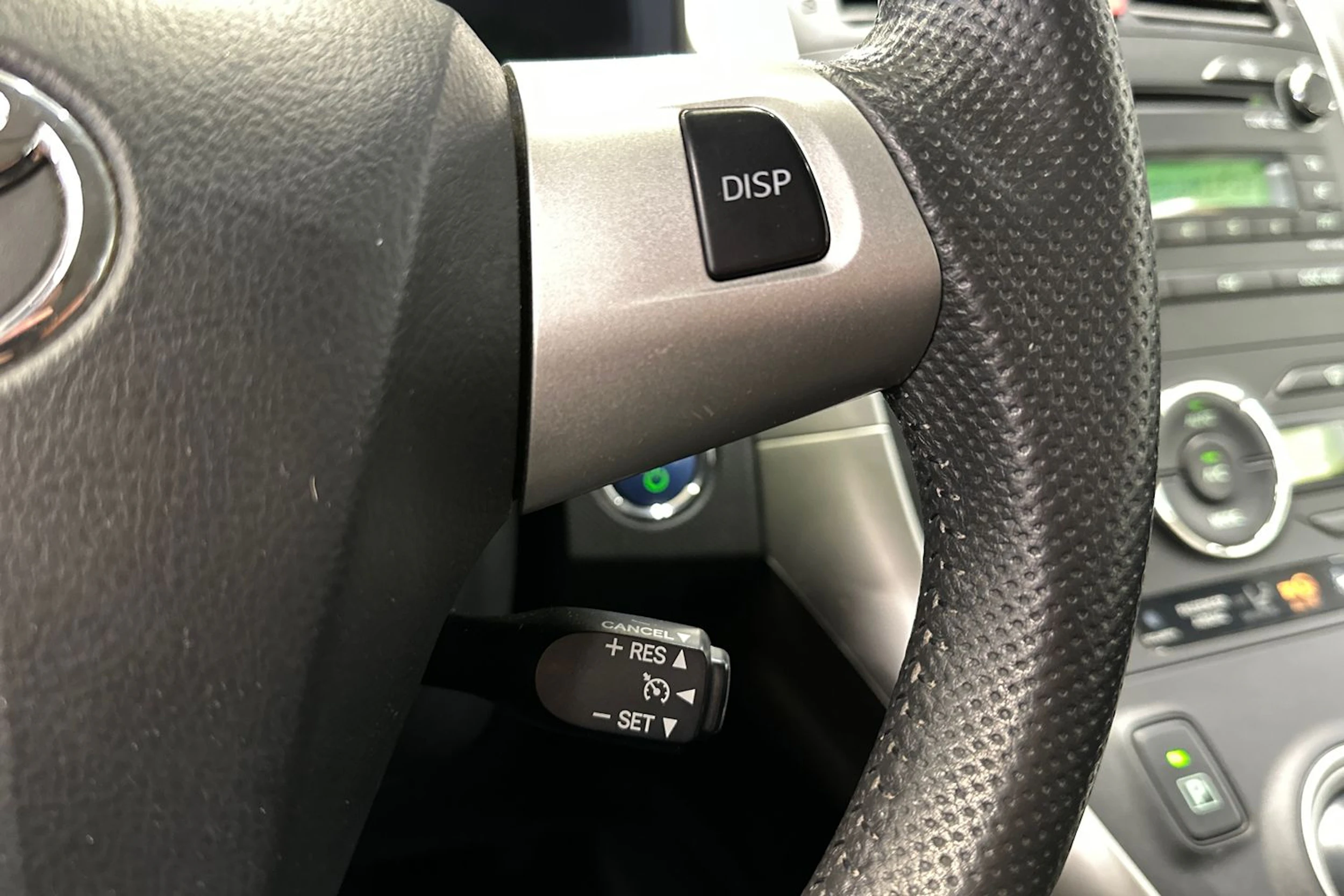 valkoinen Toyota Auris 2012 kuva 27.