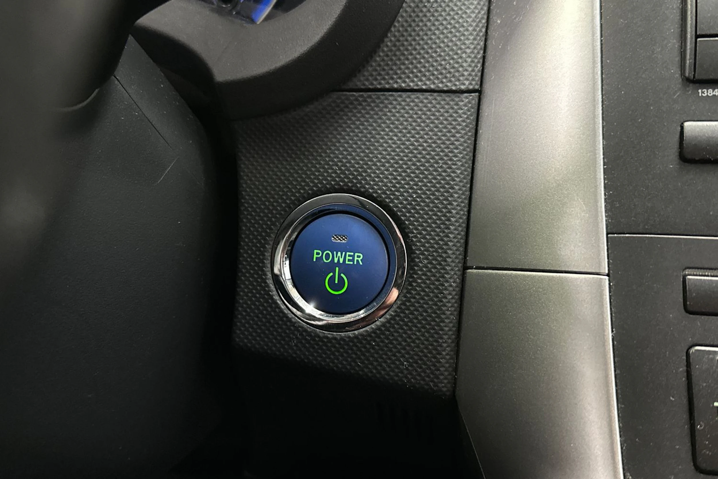 valkoinen Toyota Auris 2012 kuva 28.