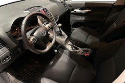 sininen Toyota Auris 2012 kuva 3.