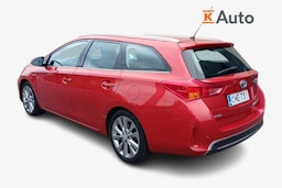 met. punainen Toyota Auris 2013 kuva 2.