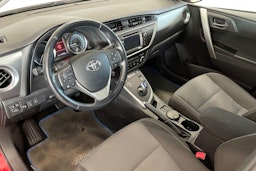 met. punainen Toyota Auris 2013 kuva 7.